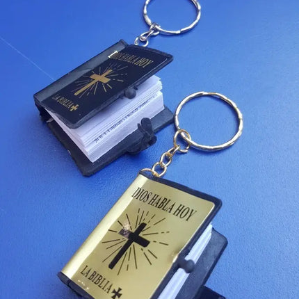 Mini Biblia, Llavero, Recuerdo Bautizo, Comunión, Confirmacion Negro y dorado