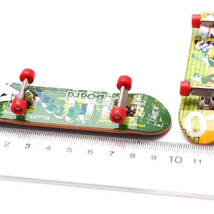 Set Mini Juego Skate Para Dedos Patineta + Rampa Negro / Rojo